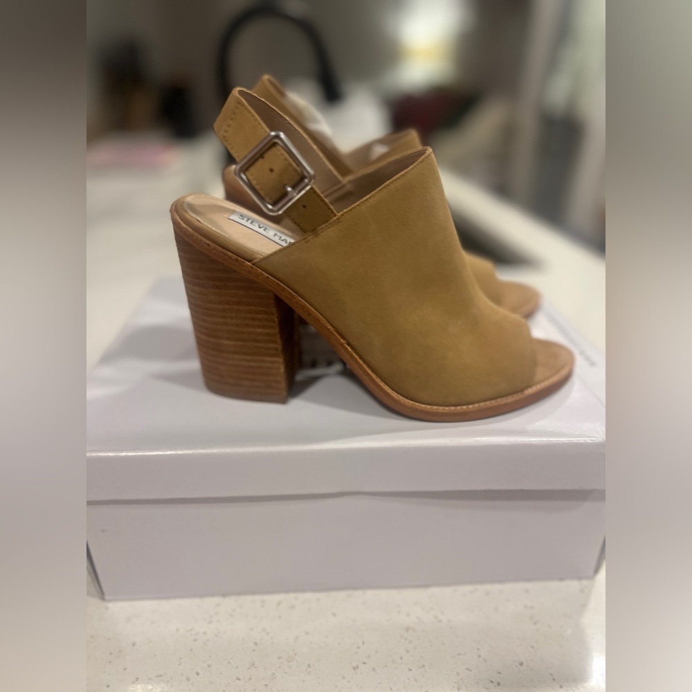 NWOT Steve Madden Peep Toe Leather Booties with Block Heel